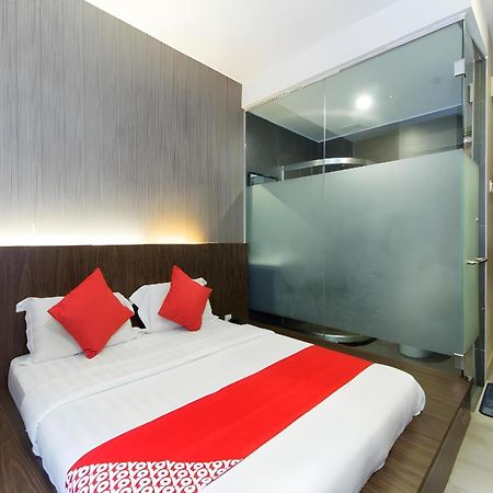 Super Oyo 340 Comfort Hotel Kampong Batu Belah Exteriör bild
