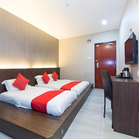 Super Oyo 340 Comfort Hotel Kampong Batu Belah Exteriör bild