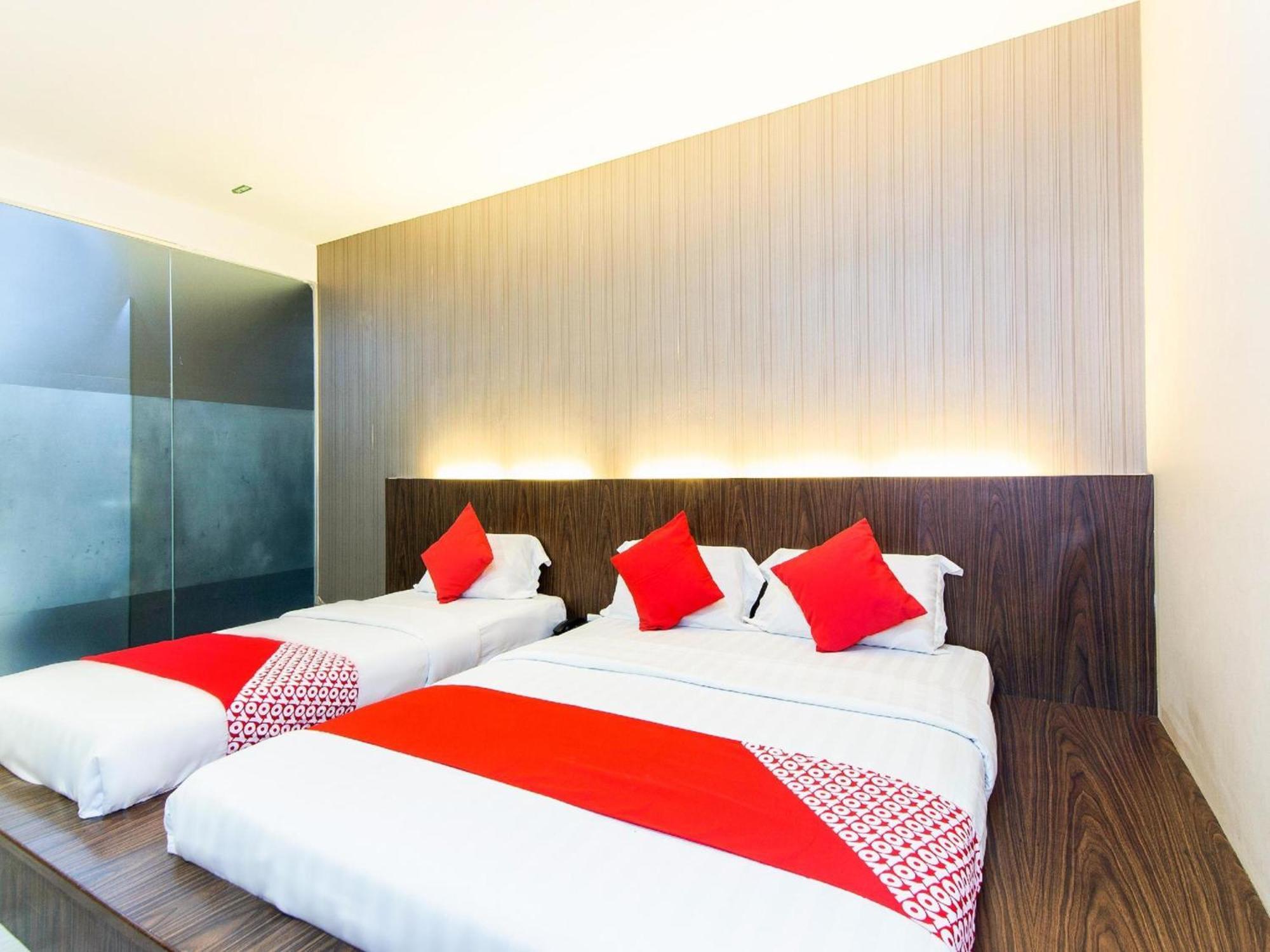 Super Oyo 340 Comfort Hotel Kampong Batu Belah Exteriör bild