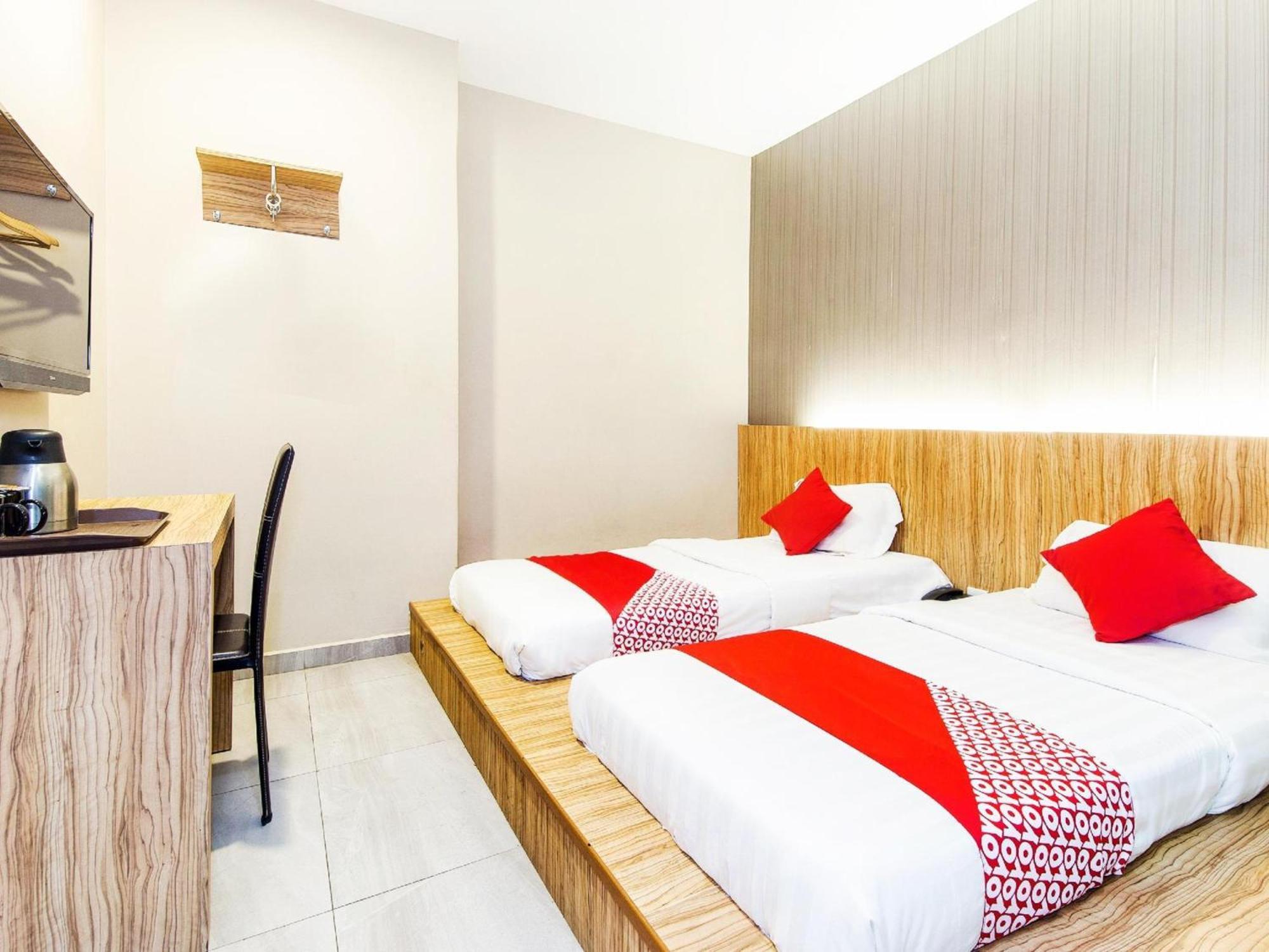 Super Oyo 340 Comfort Hotel Kampong Batu Belah Exteriör bild