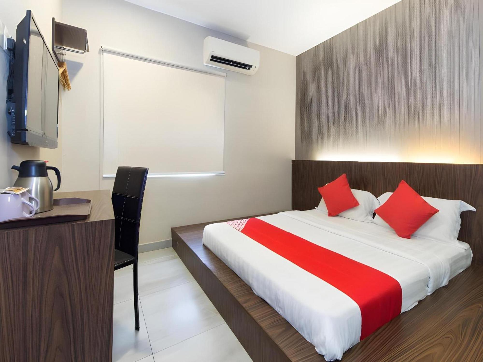 Super Oyo 340 Comfort Hotel Kampong Batu Belah Exteriör bild