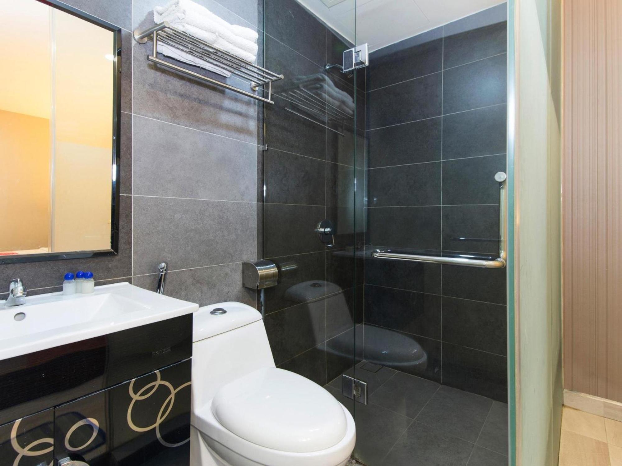 Super Oyo 340 Comfort Hotel Kampong Batu Belah Exteriör bild