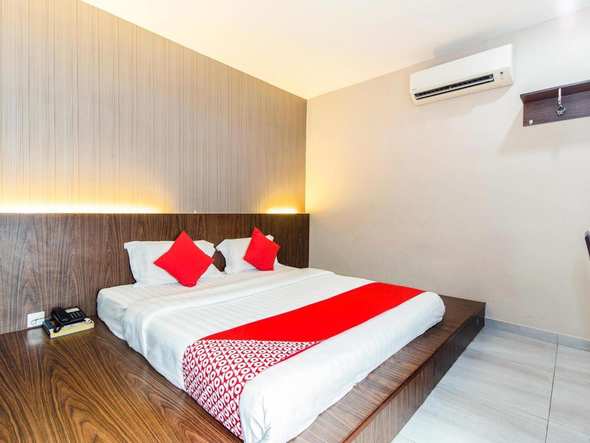 Super Oyo 340 Comfort Hotel Kampong Batu Belah Exteriör bild