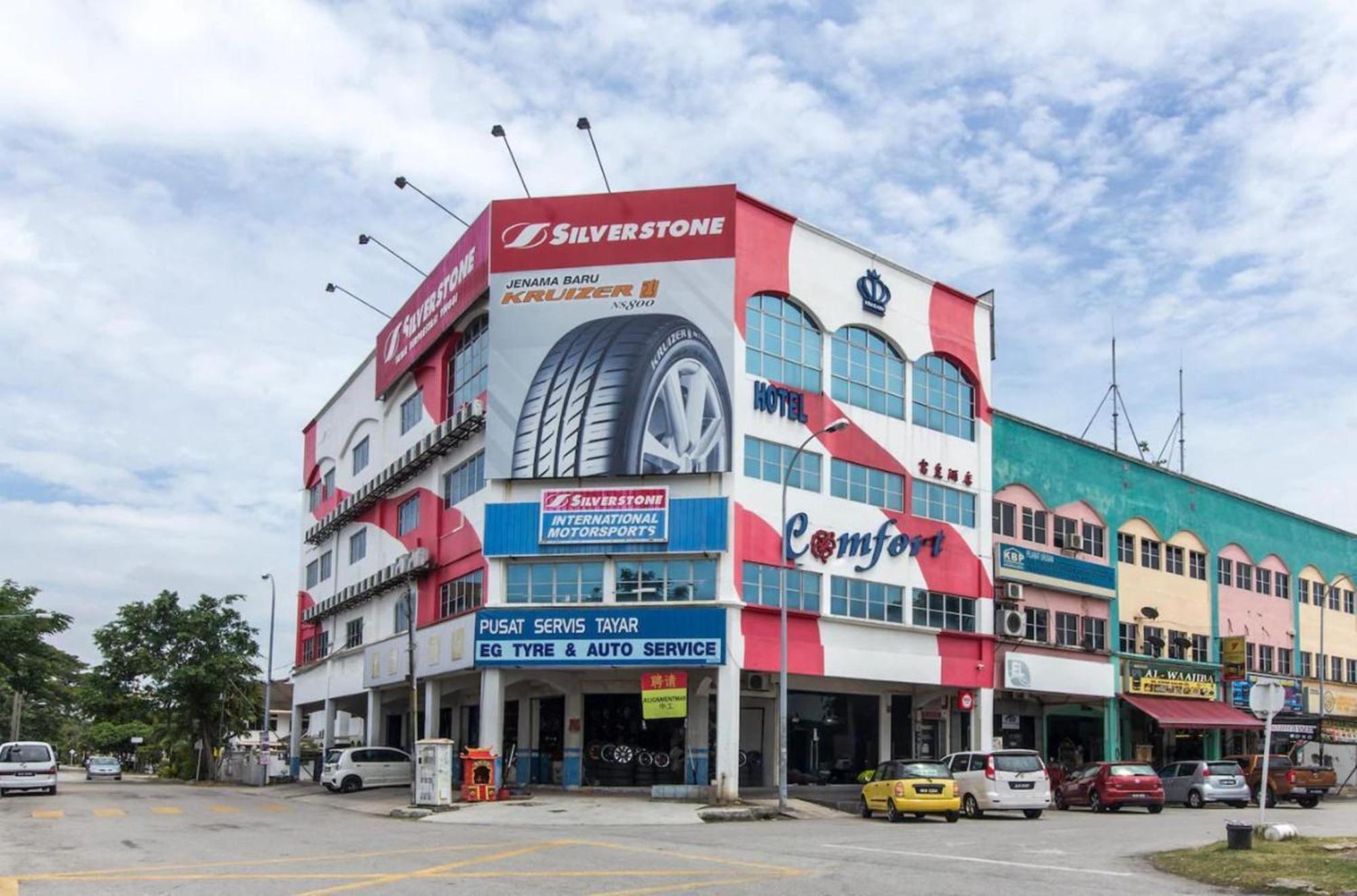 Super Oyo 340 Comfort Hotel Kampong Batu Belah Exteriör bild