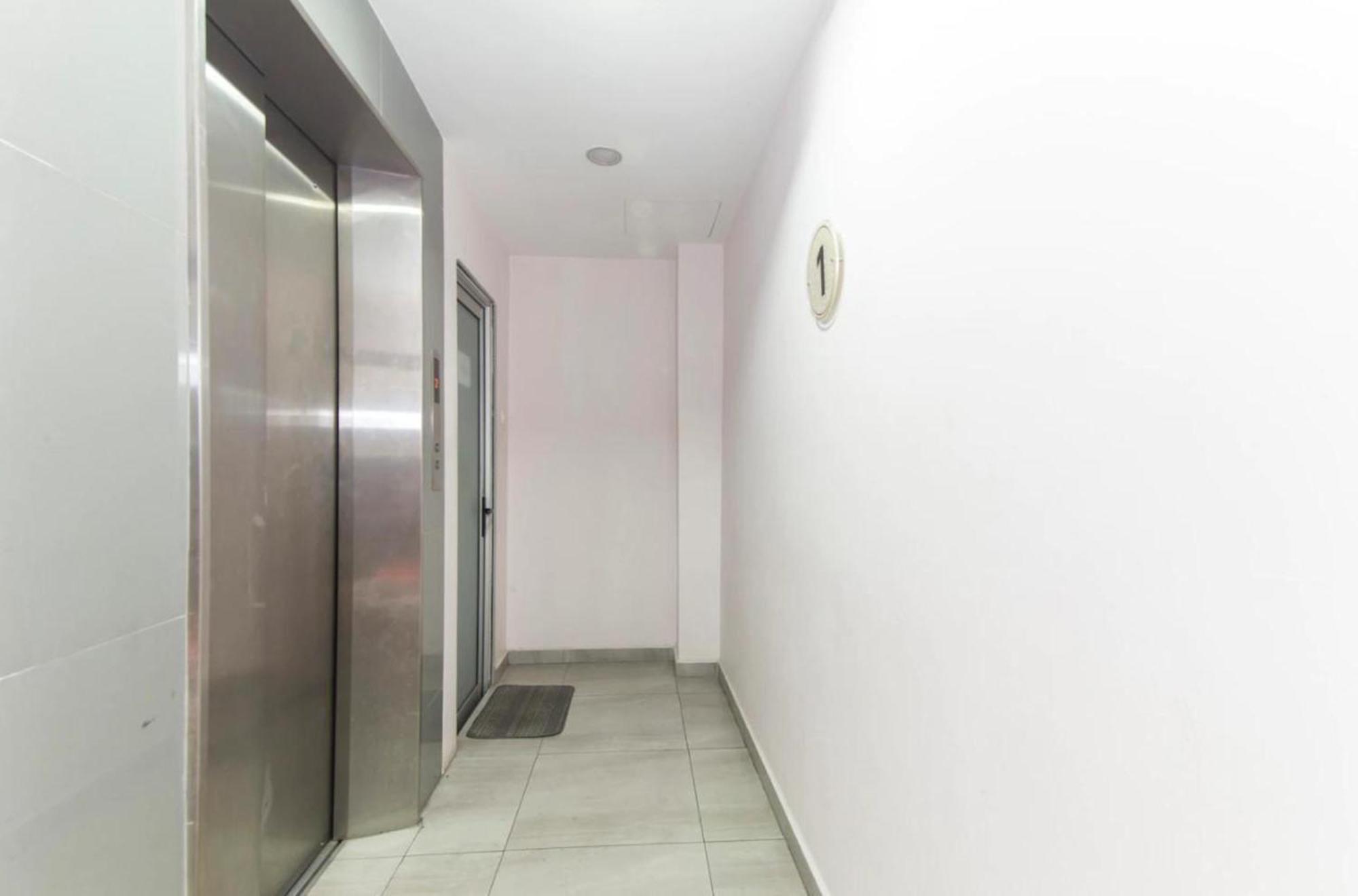 Super Oyo 340 Comfort Hotel Kampong Batu Belah Exteriör bild