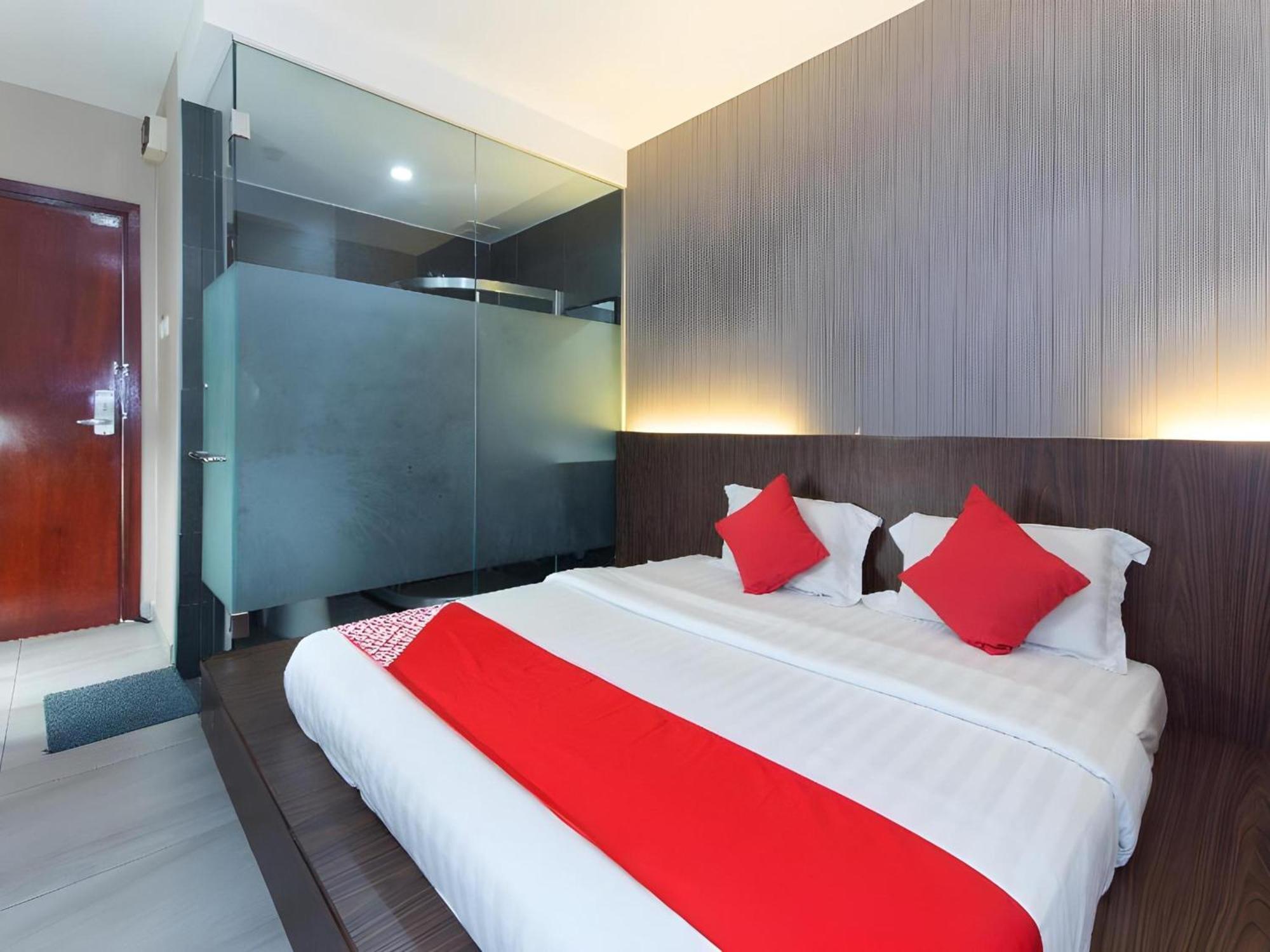 Super Oyo 340 Comfort Hotel Kampong Batu Belah Exteriör bild