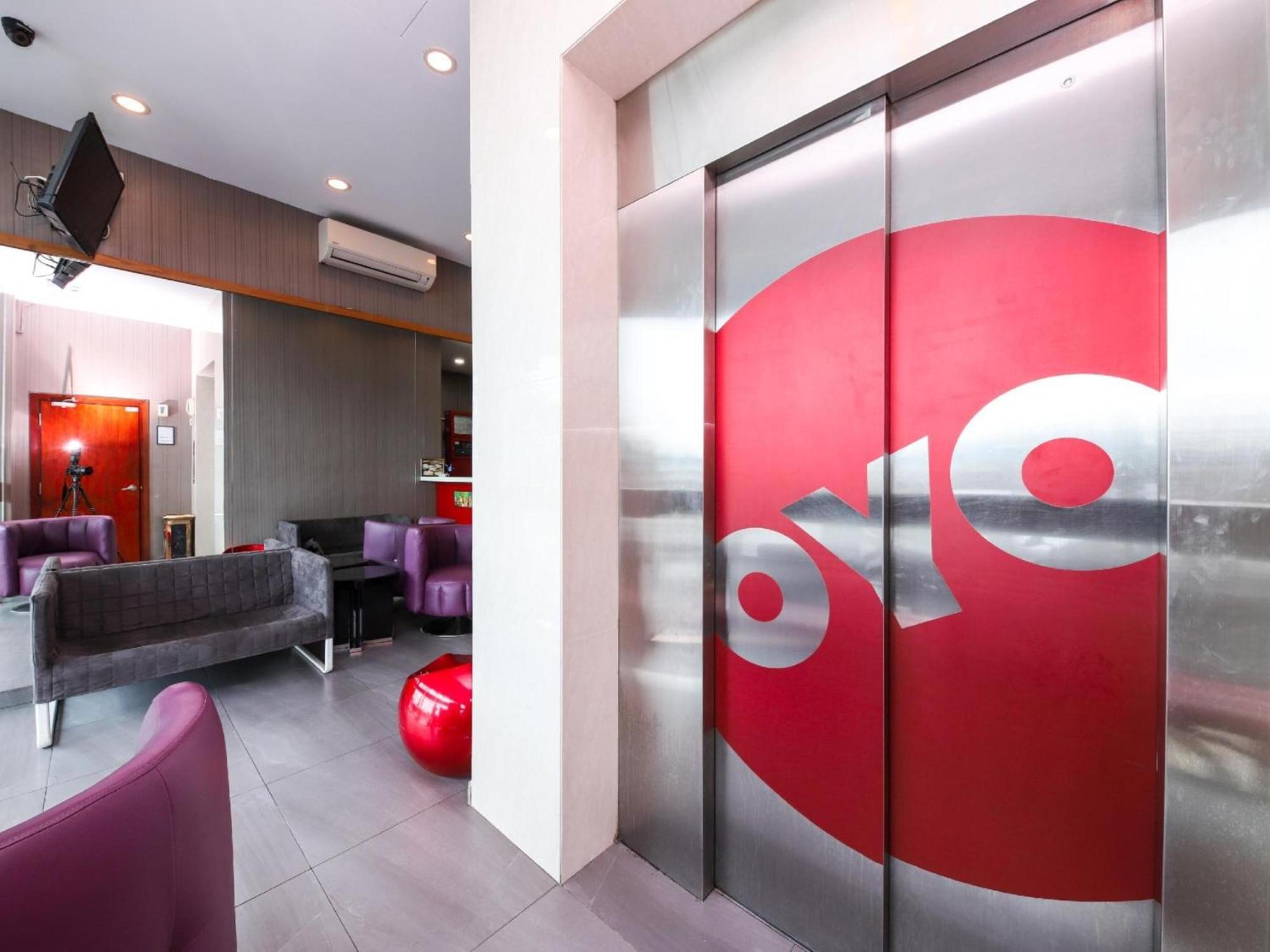 Super Oyo 340 Comfort Hotel Kampong Batu Belah Exteriör bild