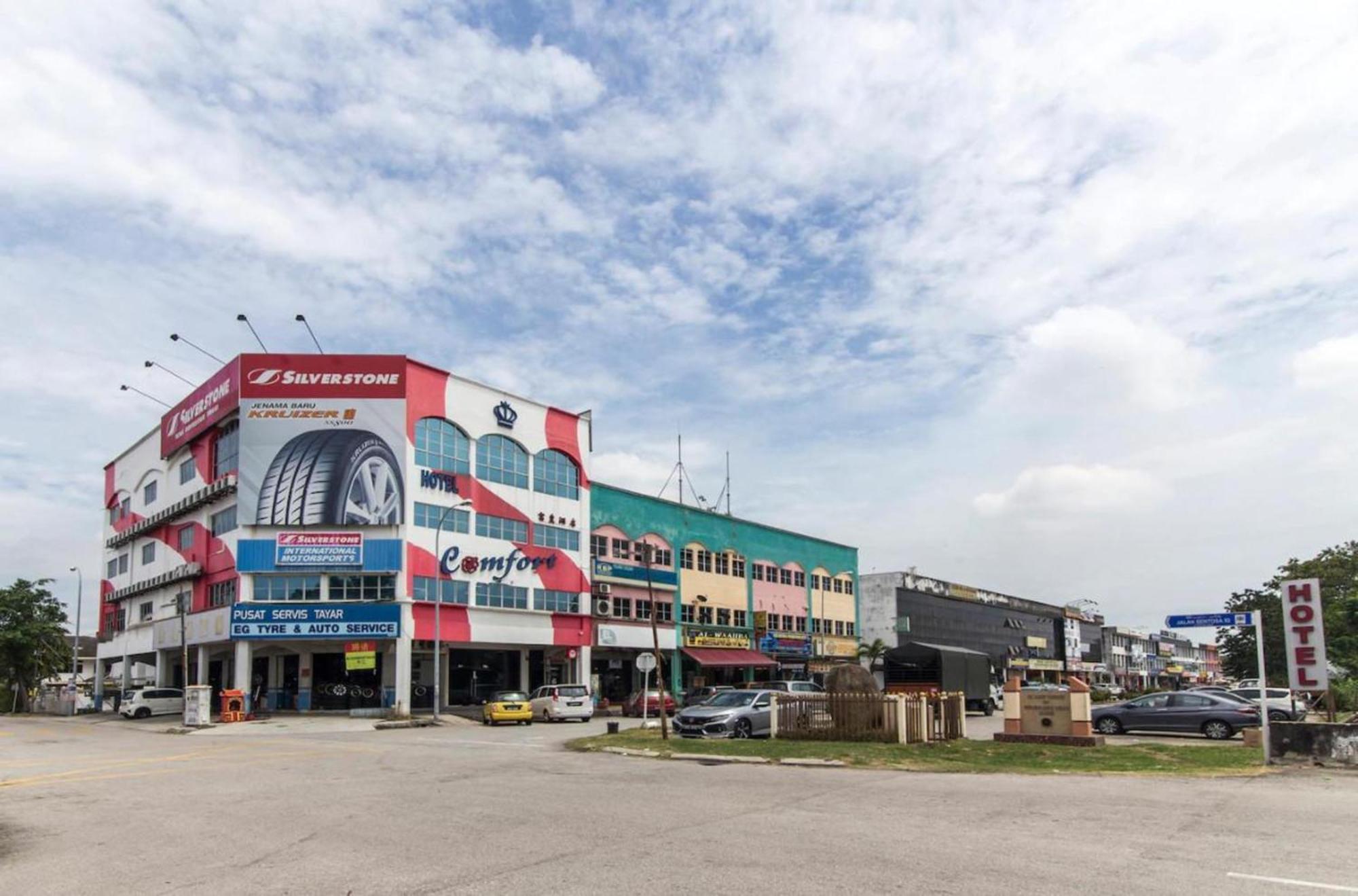 Super Oyo 340 Comfort Hotel Kampong Batu Belah Exteriör bild