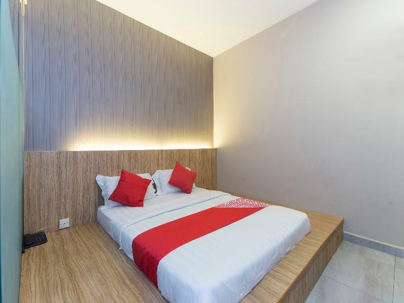 Super Oyo 340 Comfort Hotel Kampong Batu Belah Exteriör bild