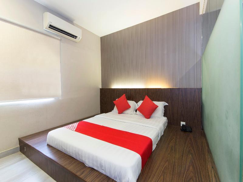 Super Oyo 340 Comfort Hotel Kampong Batu Belah Exteriör bild